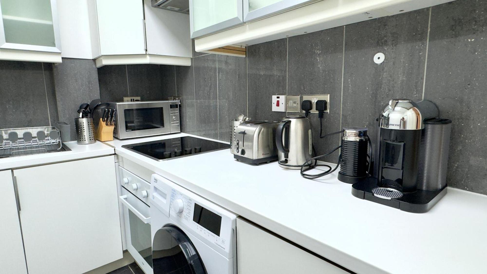Cute 2 Bedroom Londra