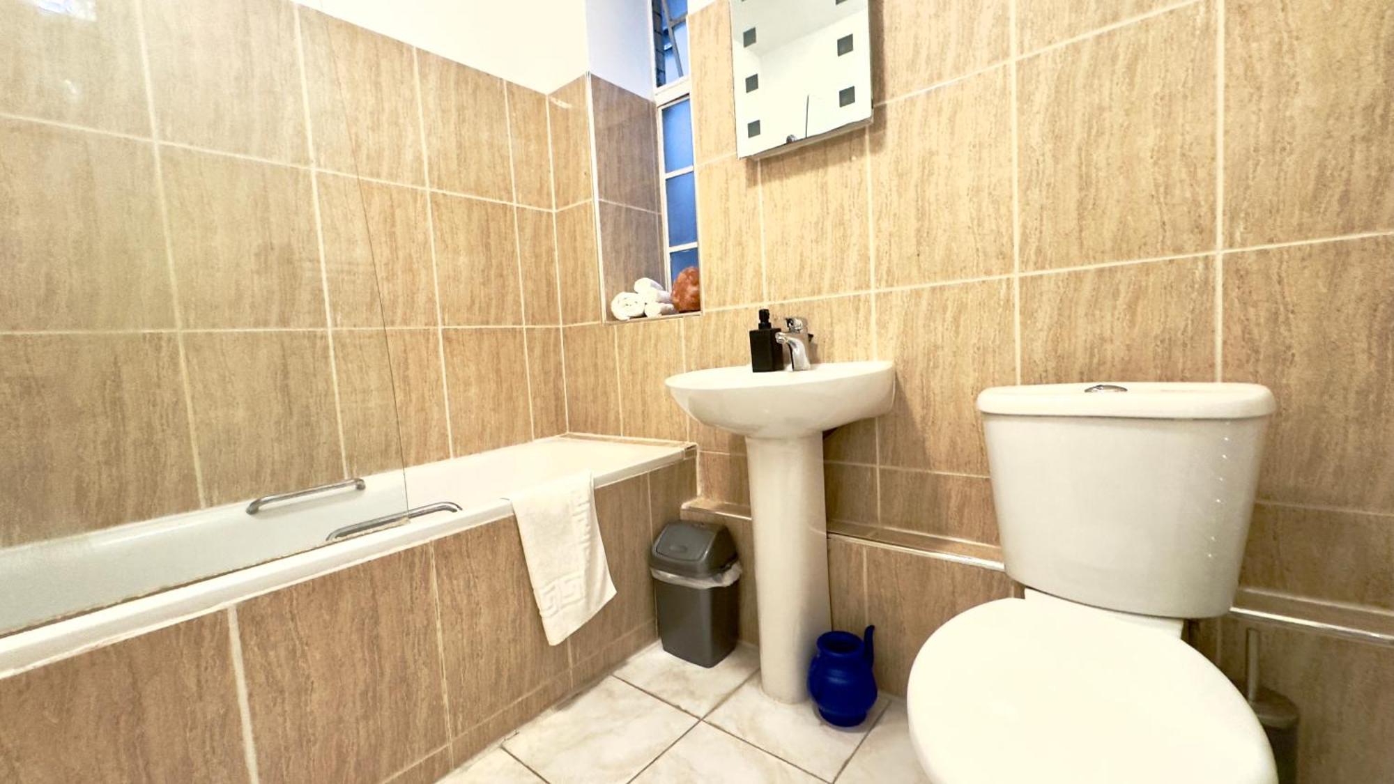 Cute 2 Bedroom Appartamento