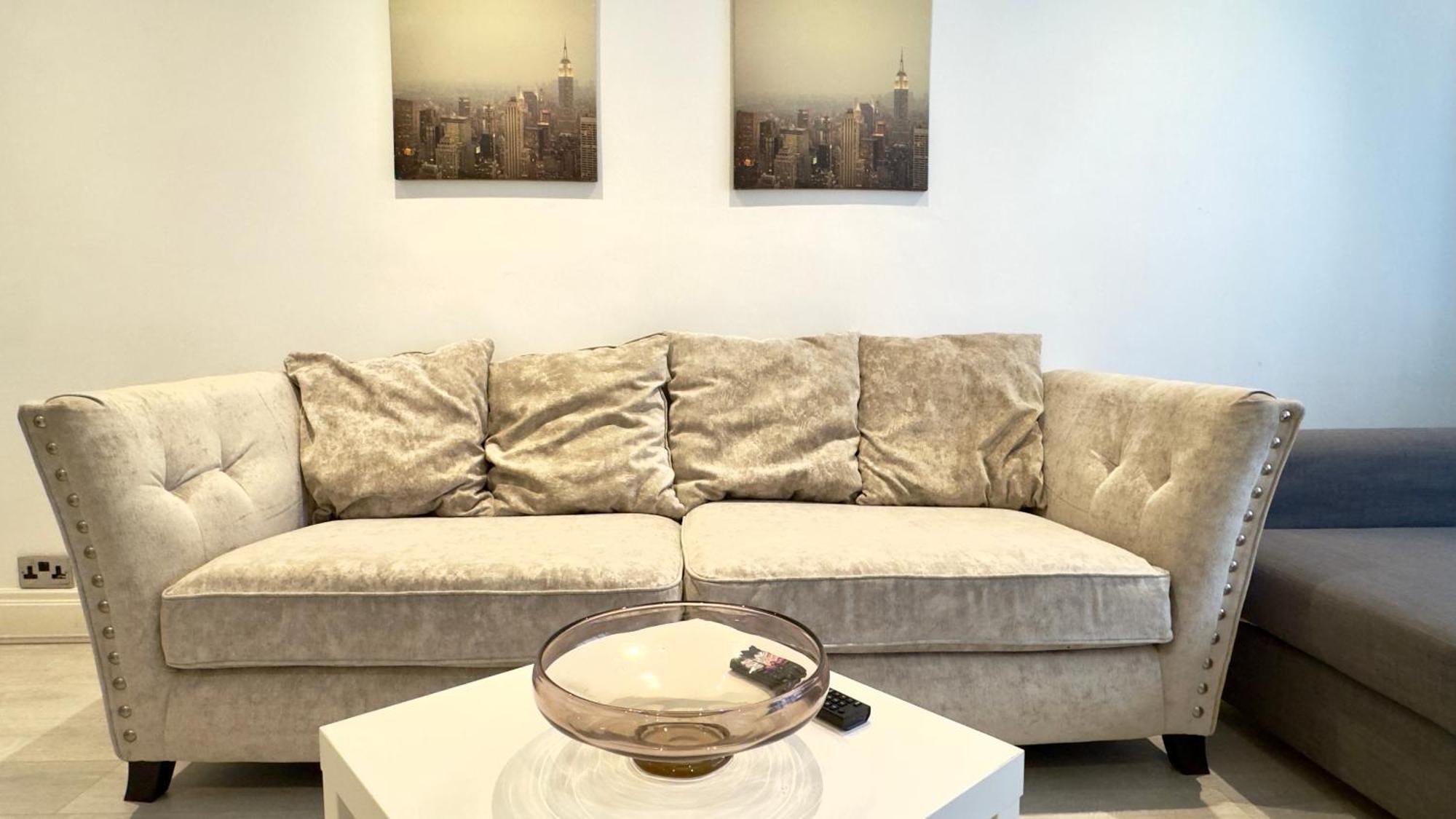 Cute 2 Bedroom Londra
